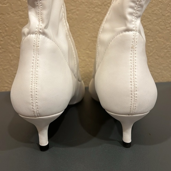 Free People Marilyn White Kitten Y2K Stretch Ankle Bootie Pointed Toe Retro 8.5 - Picture 9 of 16